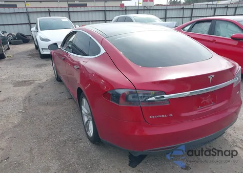 2013 Tesla Model S из США, поврежденный, VIN 5YJSA1CN9DFP09973